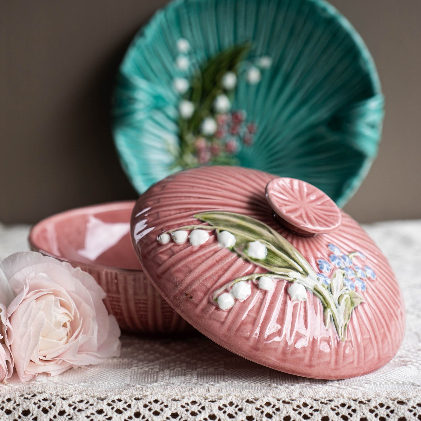 Antique Majolica Pink "Lilly Of The Valley" Lidded Bowl - SMF Schramberg - 1920s - The Vintage Tales