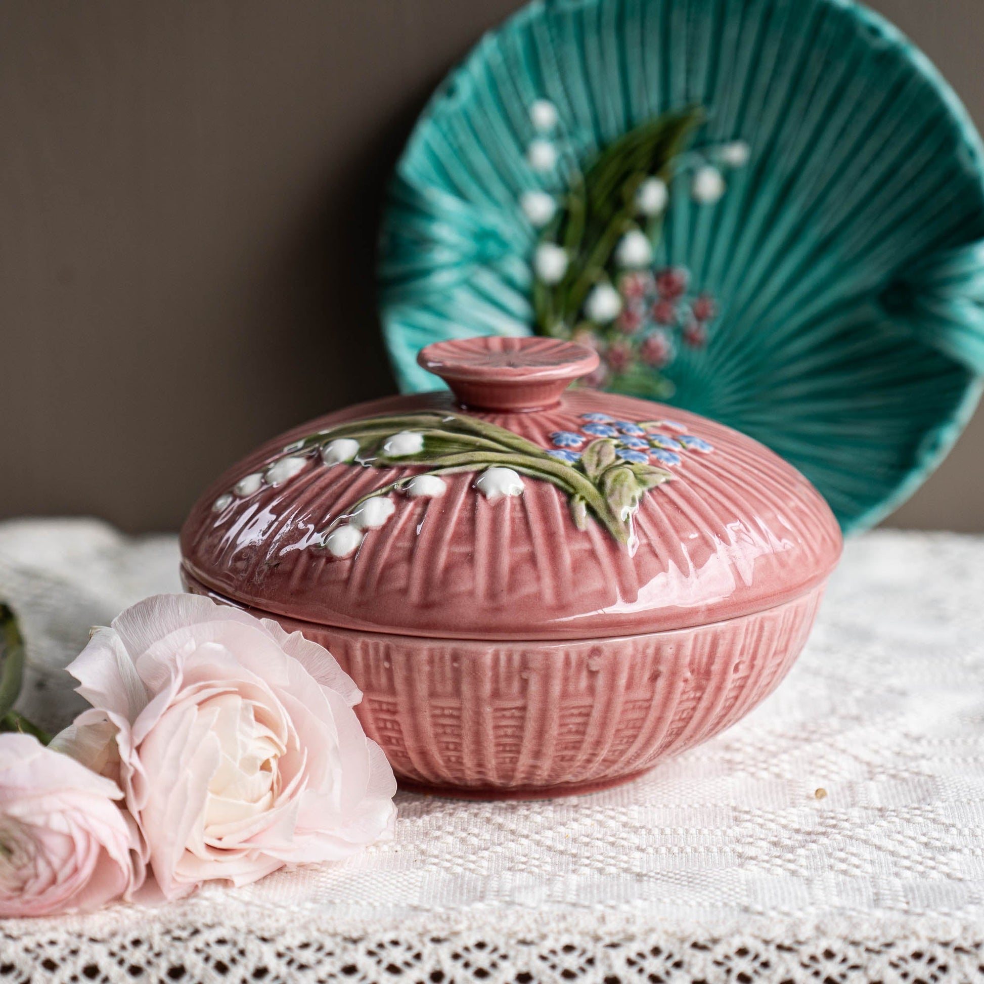 Antique Majolica Pink "Lilly Of The Valley" Lidded Bowl - SMF Schramberg - 1920s - The Vintage Tales