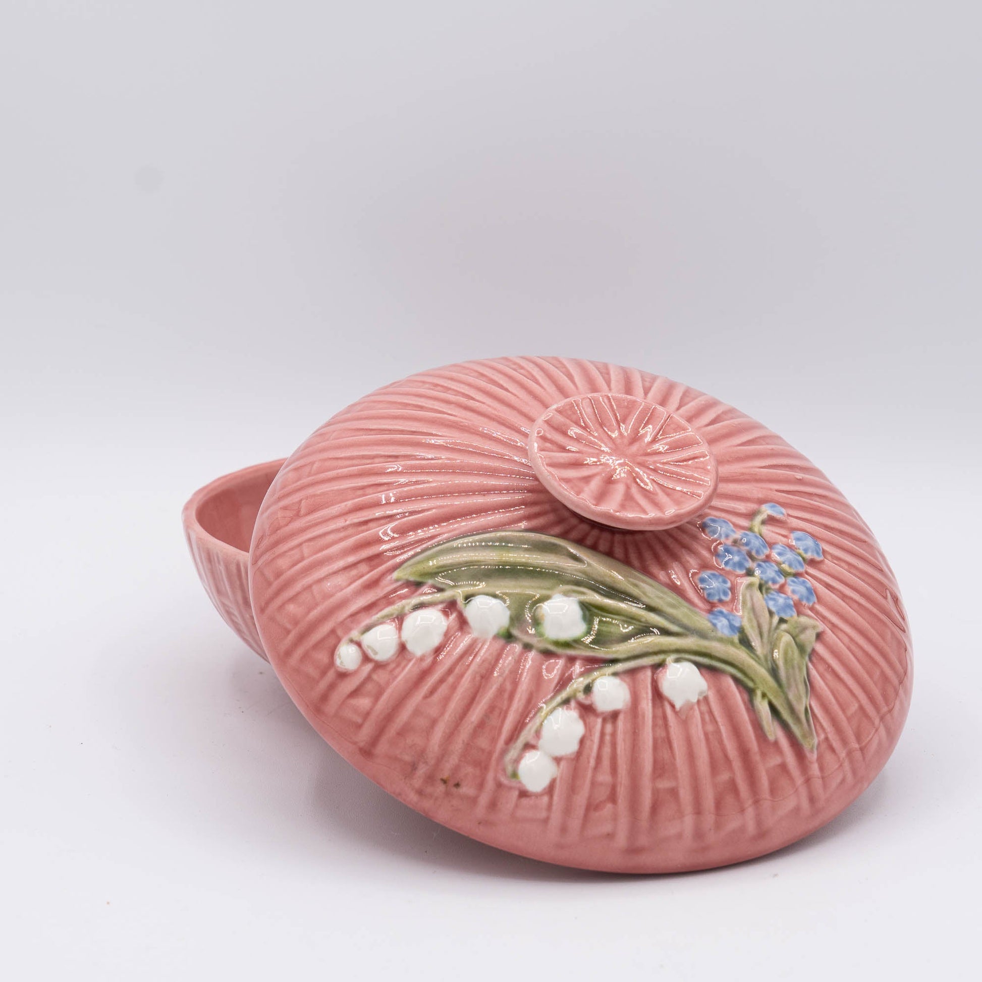 Antique Majolica Pink "Lilly Of The Valley" Lidded Bowl - SMF Schramberg - 1920s - The Vintage Tales